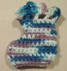 crochet baby booties image 3