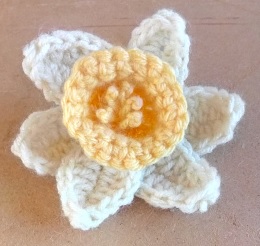 crochet daffodil