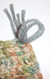 crochet drawstring purse fringe image 3